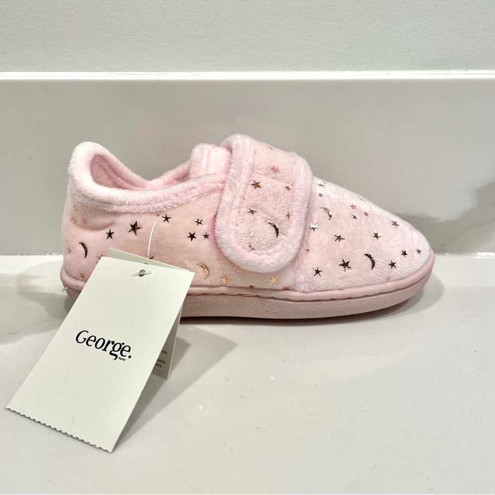 🟠5/$25 NEW George Pink Moon & Stars Velcro-Strap Slippers (size 7/8 & 9/10)